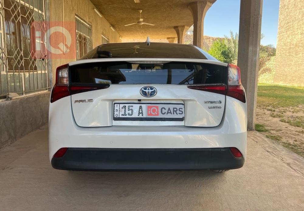 تۆیۆتا پریوس